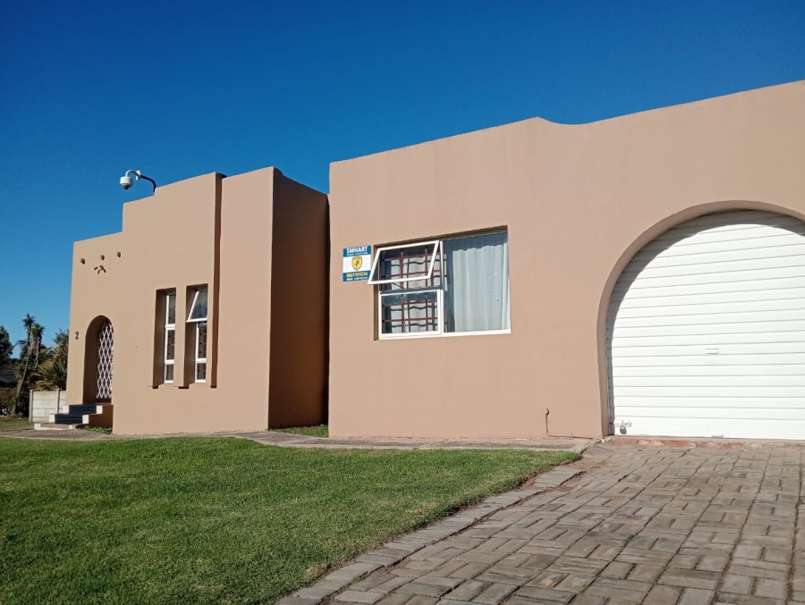 3 Bedroom Property for Sale in Wavecrest Eastern Cape